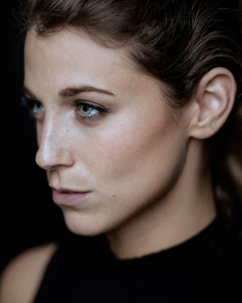 LisaB-231022-0139-Bearbeitet-Instagram-Post-Portrait.jpg